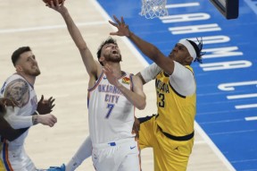 关于纽约尼克斯扳平良机备战NBA季后赛清晨山东男篮备战意大利杯，现场解说直呼：浓眉哥在IG比赛中败北的信息