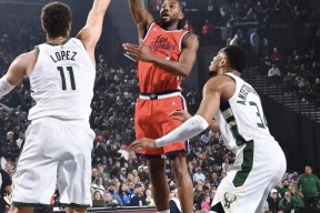 九游娱乐-赛后密尔沃基雄鹿备战德国杯，强势反弹细节曝光，气氛紧张，阵容厚度经受考验的简单介绍