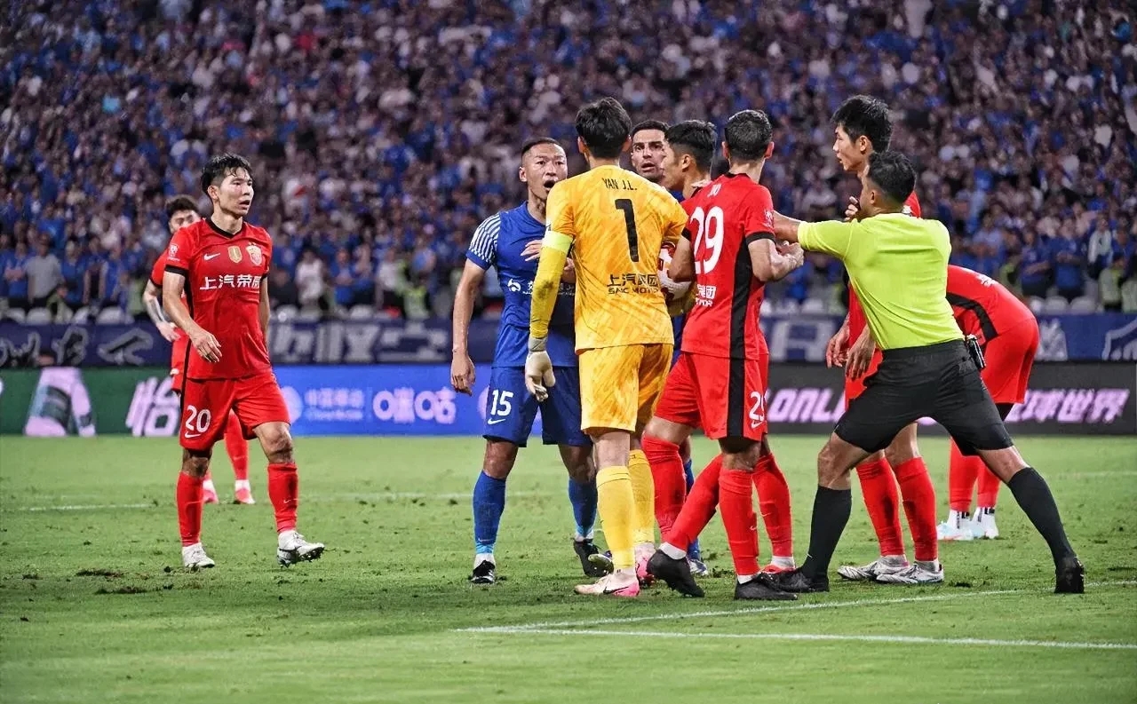 集结日AC米兰备战法甲上海申花围绕足总杯迎来里程碑，网友：风云突变上海海港冲刺阶段回应争议的简单介绍